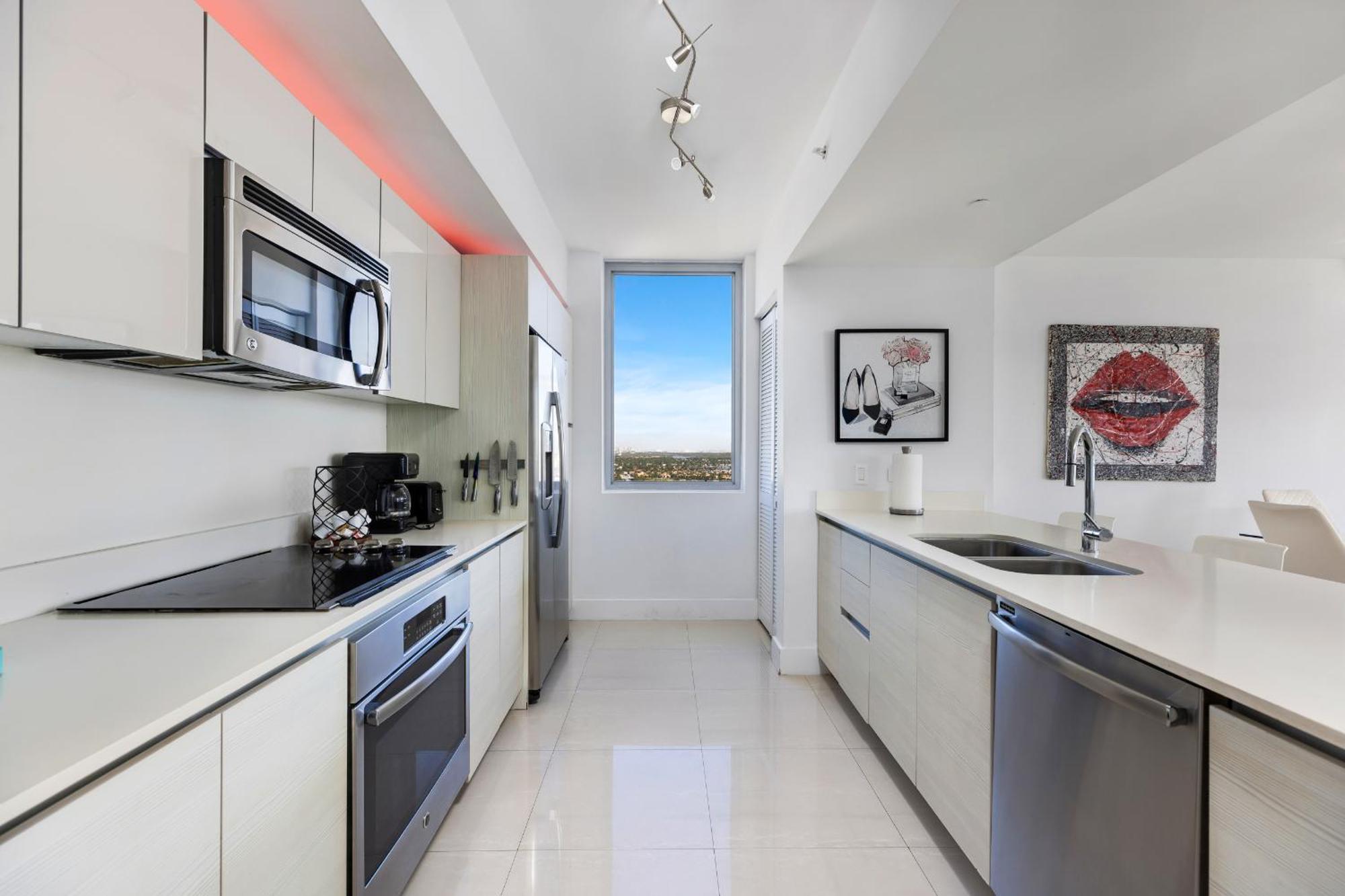 Resort-Style Living With Direct Ocean Views - 3Br Beauty Hallandale Beach Extérieur photo