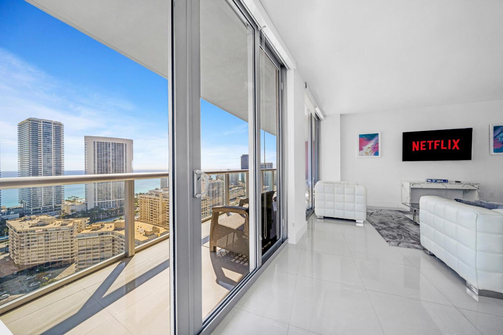 Resort-Style Living With Direct Ocean Views - 3Br Beauty Hallandale Beach Extérieur photo