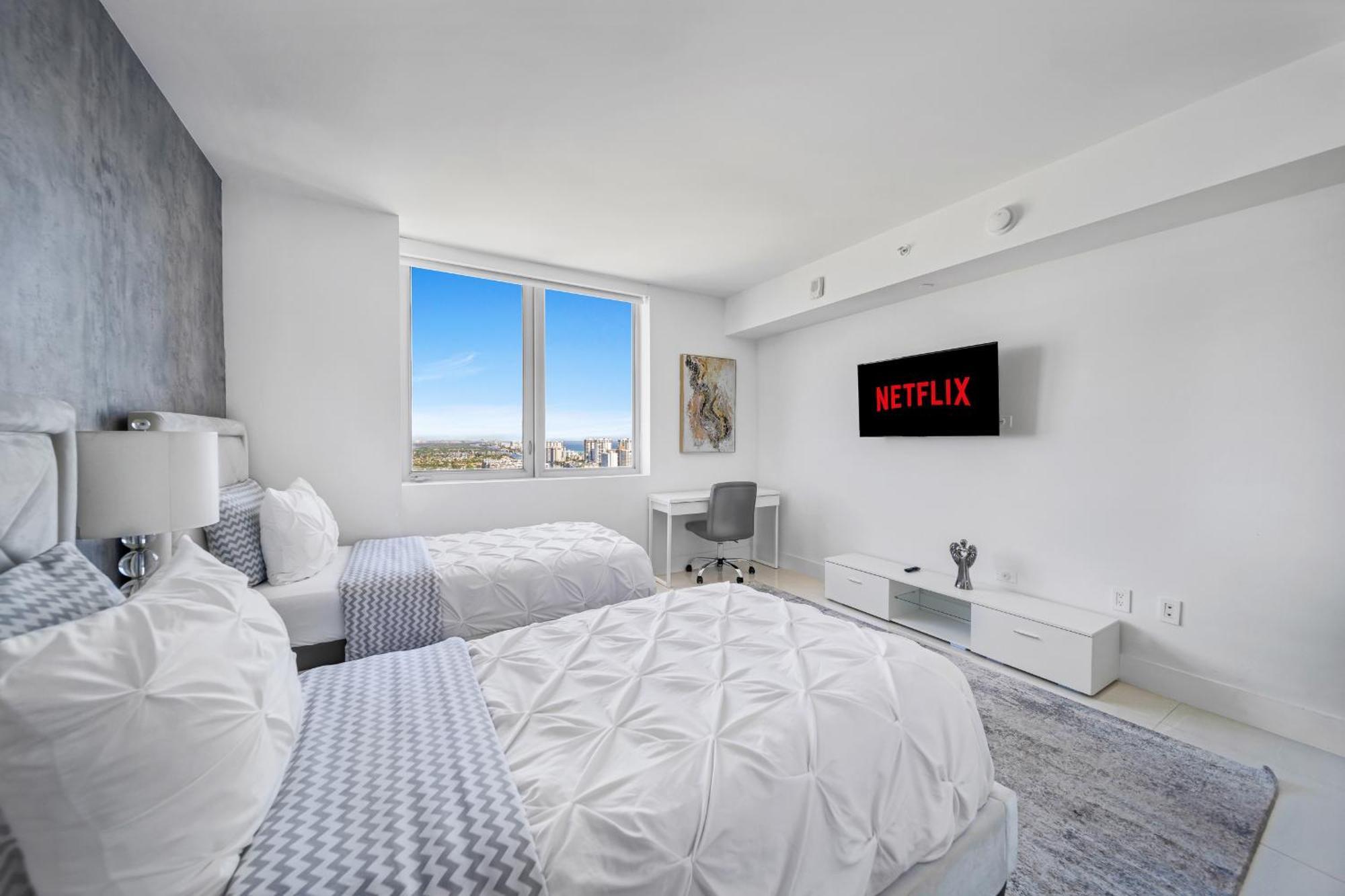 Resort-Style Living With Direct Ocean Views - 3Br Beauty Hallandale Beach Extérieur photo