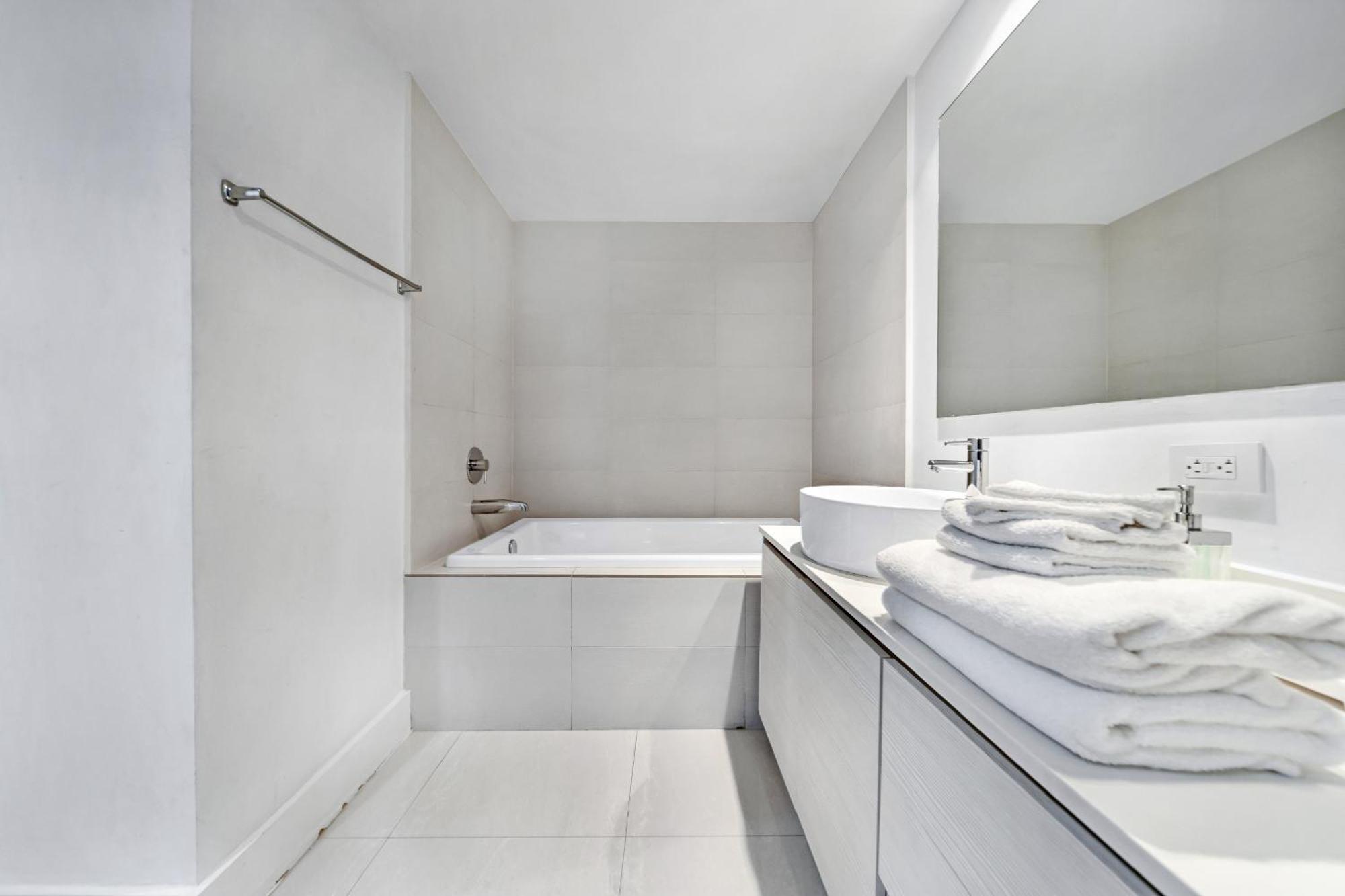 Resort-Style Living With Direct Ocean Views - 3Br Beauty Hallandale Beach Extérieur photo