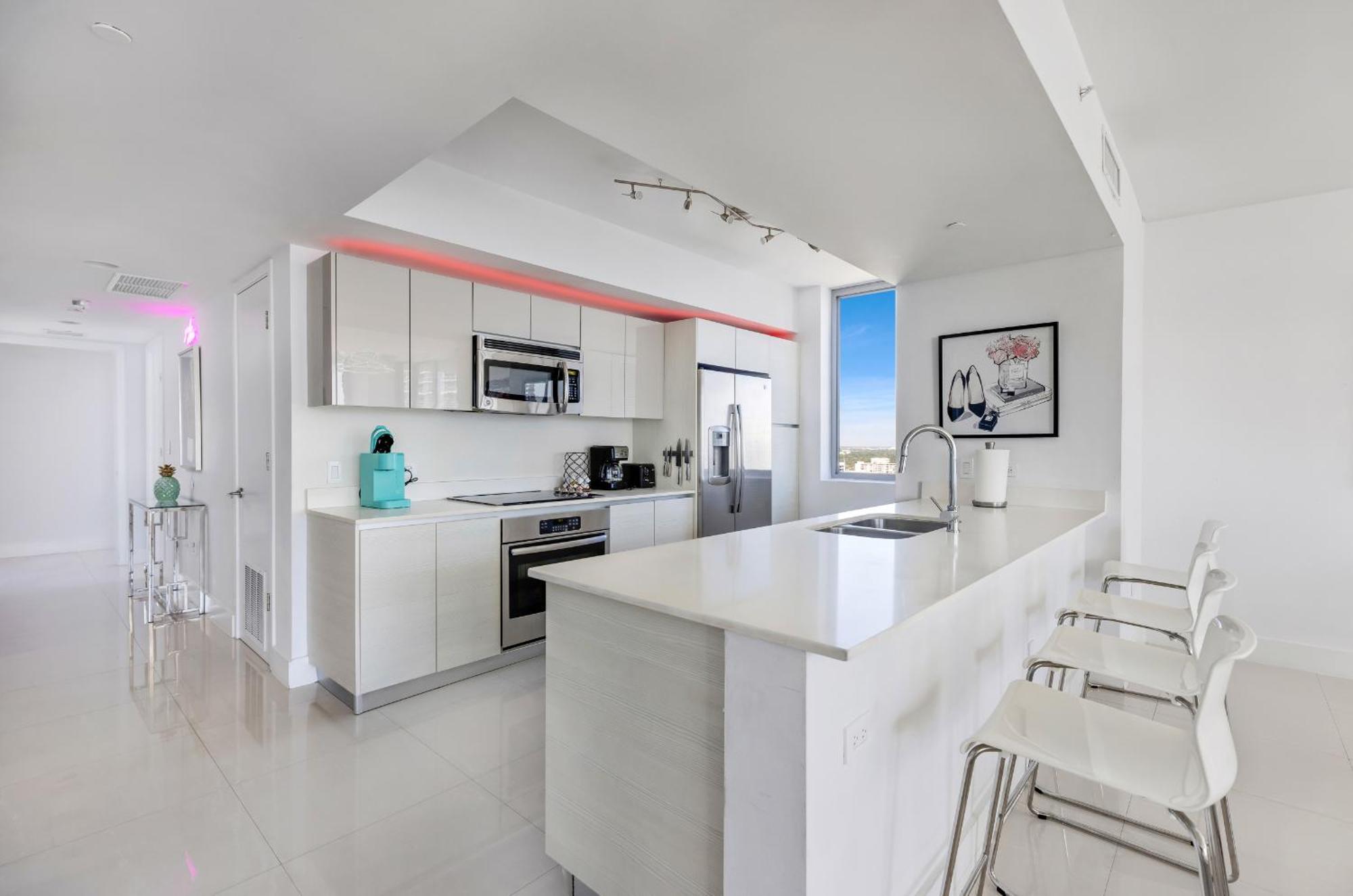 Resort-Style Living With Direct Ocean Views - 3Br Beauty Hallandale Beach Extérieur photo